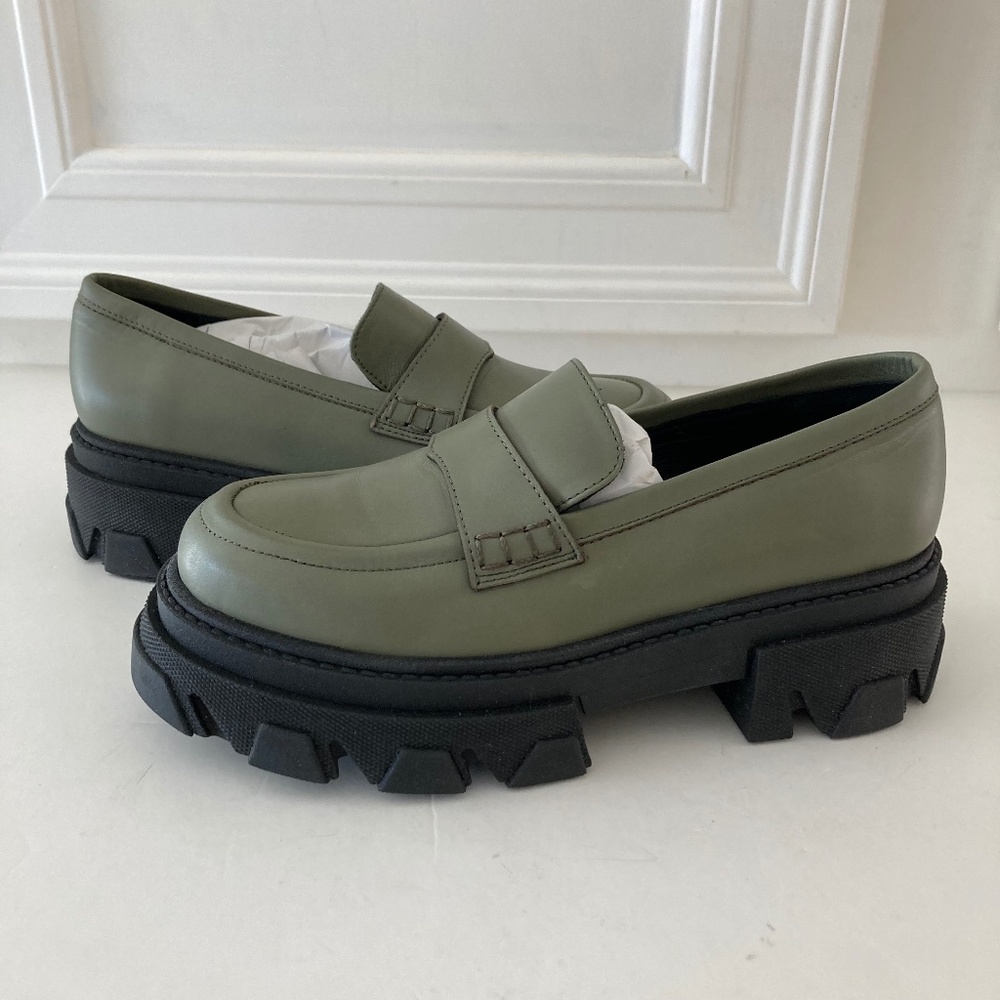 NWOT Anthropologie Alohas Trailblazer Moss Loafers Sz 39
